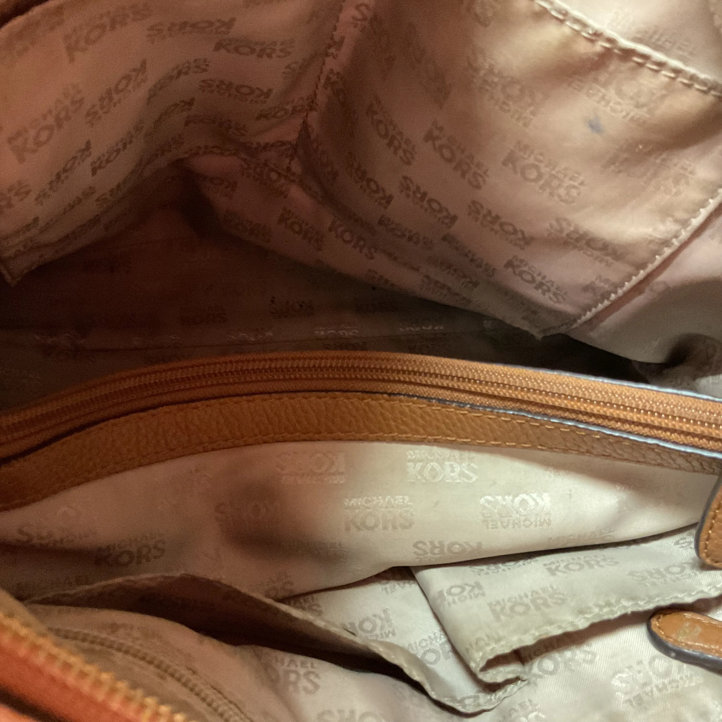 Handbag Designer By Michael Kors Size: Large