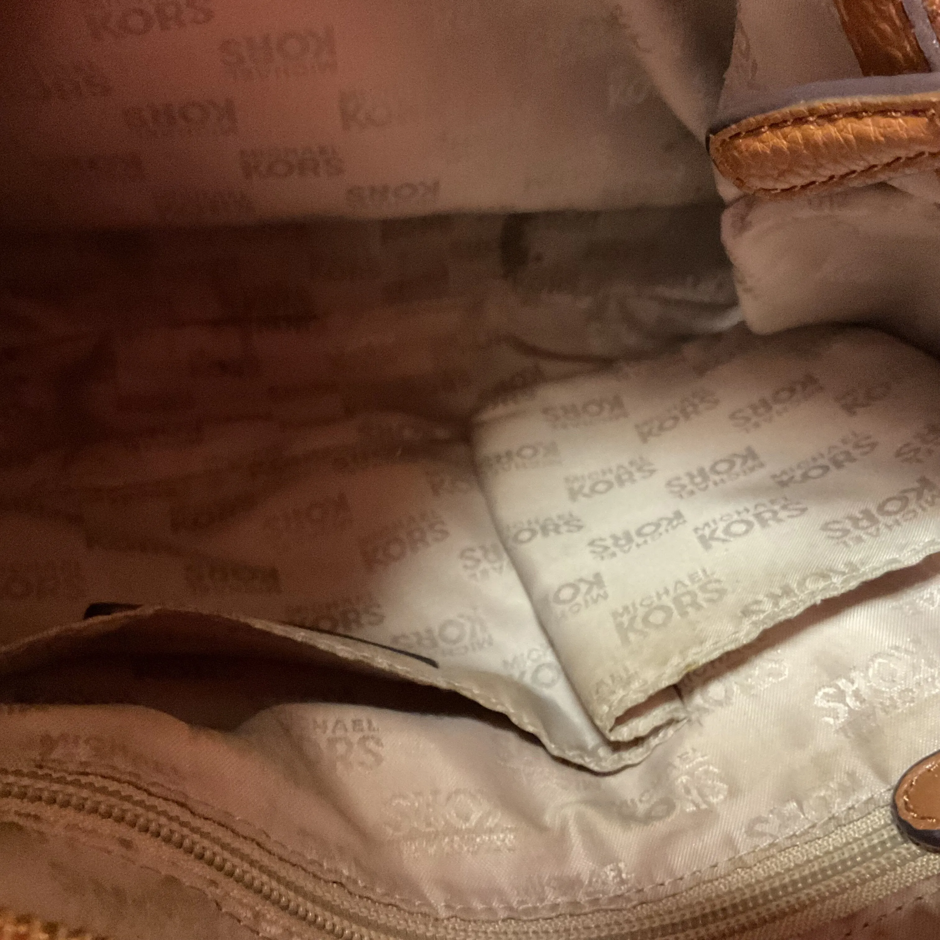 Handbag Designer By Michael Kors Size: Large