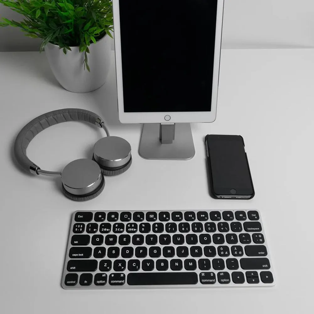 [OPEN BOX] KANEX Ultraslim Mini Multi-Sync Premium Bluetooth Keyboard (Sync 4 Devices)