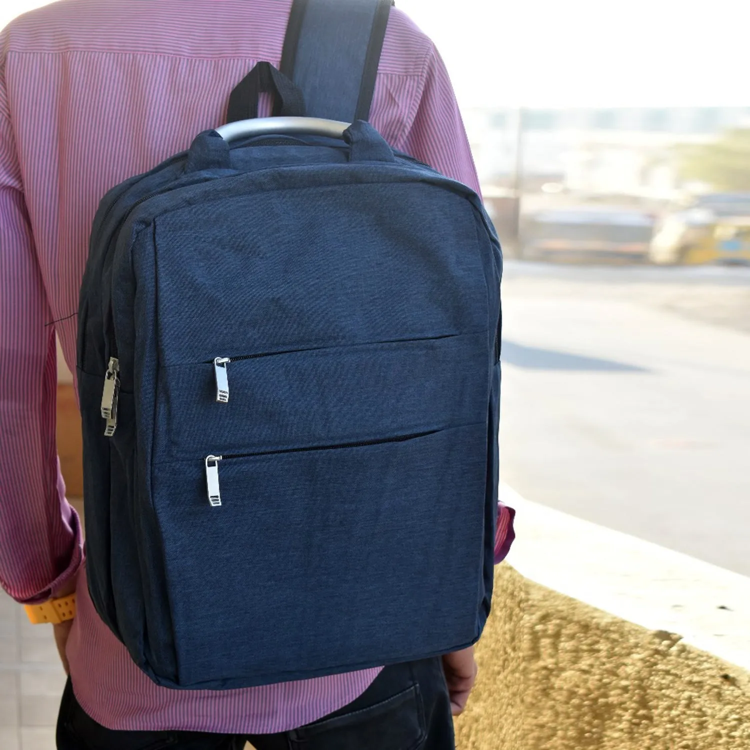 USB Point Laptop Bag used widely in all kinds of official purposes as a laptop holder and cover and make's the laptop safe and secure.
